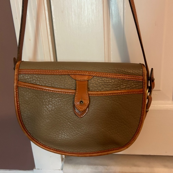 Dooney and Bourke pebbled leather purse - Picture 8 of 8